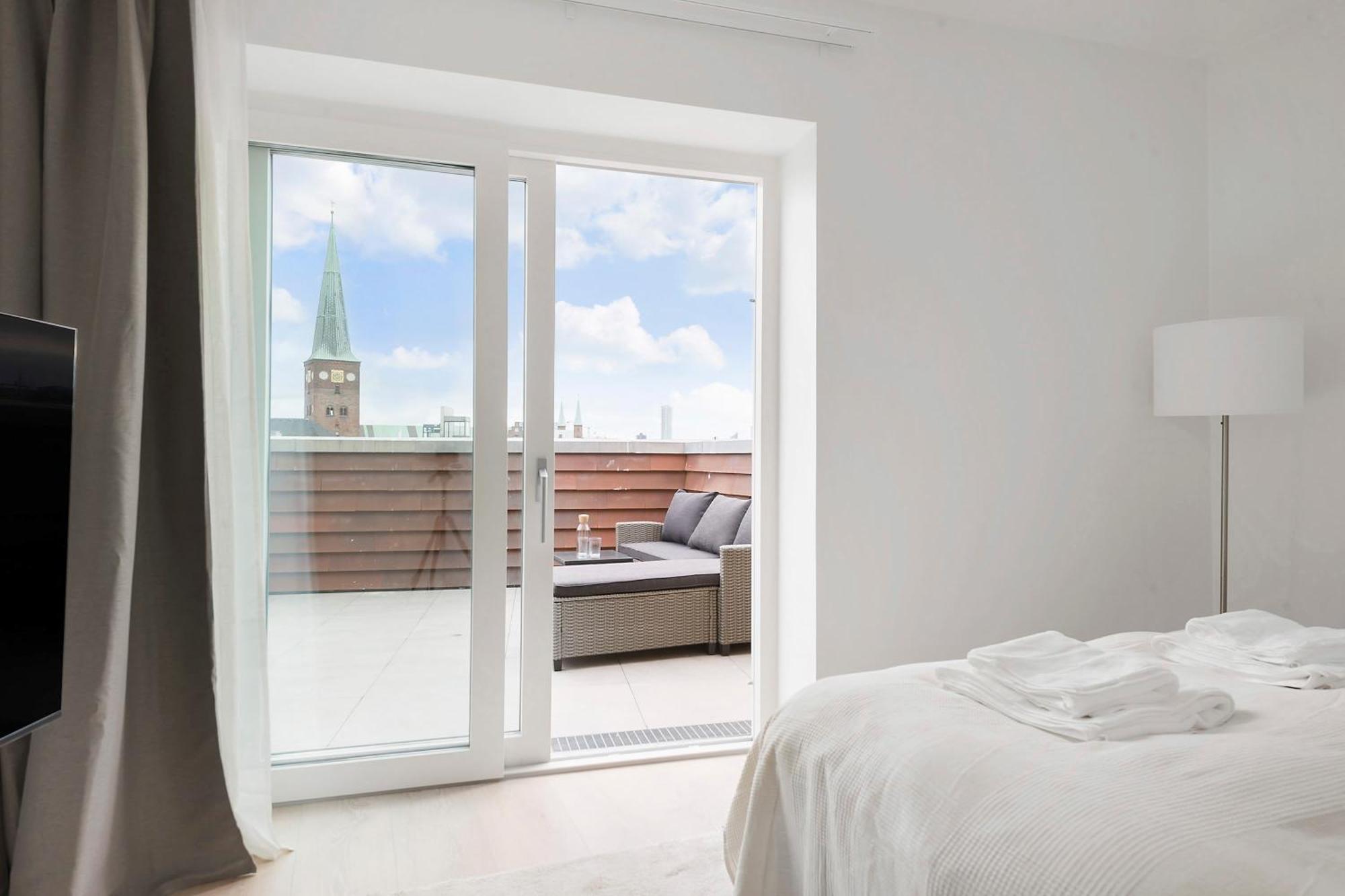 Grand Penthouse Suite With Private Rooftop Terrace 오르후스 외부 사진
